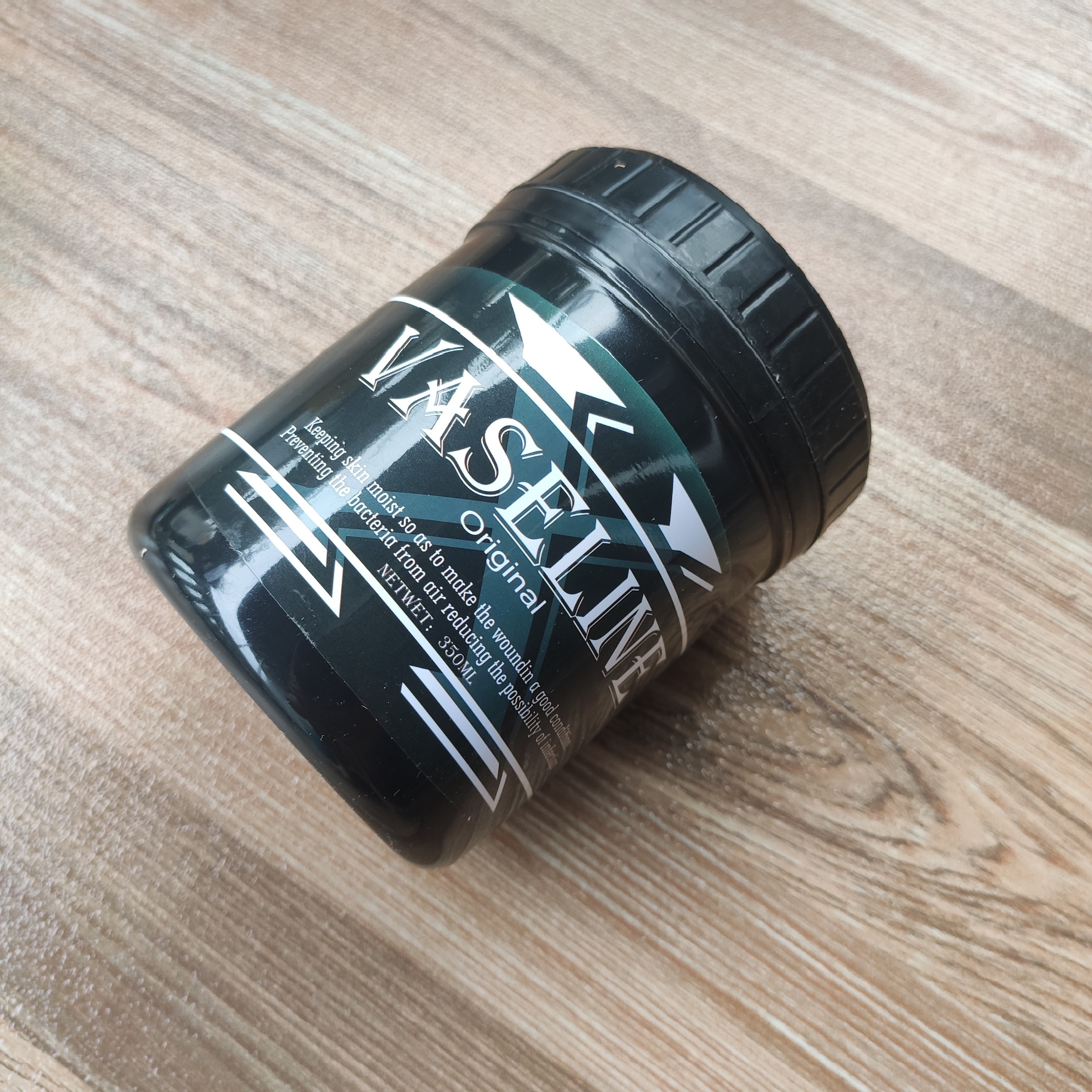 Vaseline đen 350gr lau mực xăm