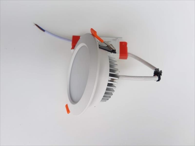 Đèn Led âm trần 7W kính đục, đổi 3 màu