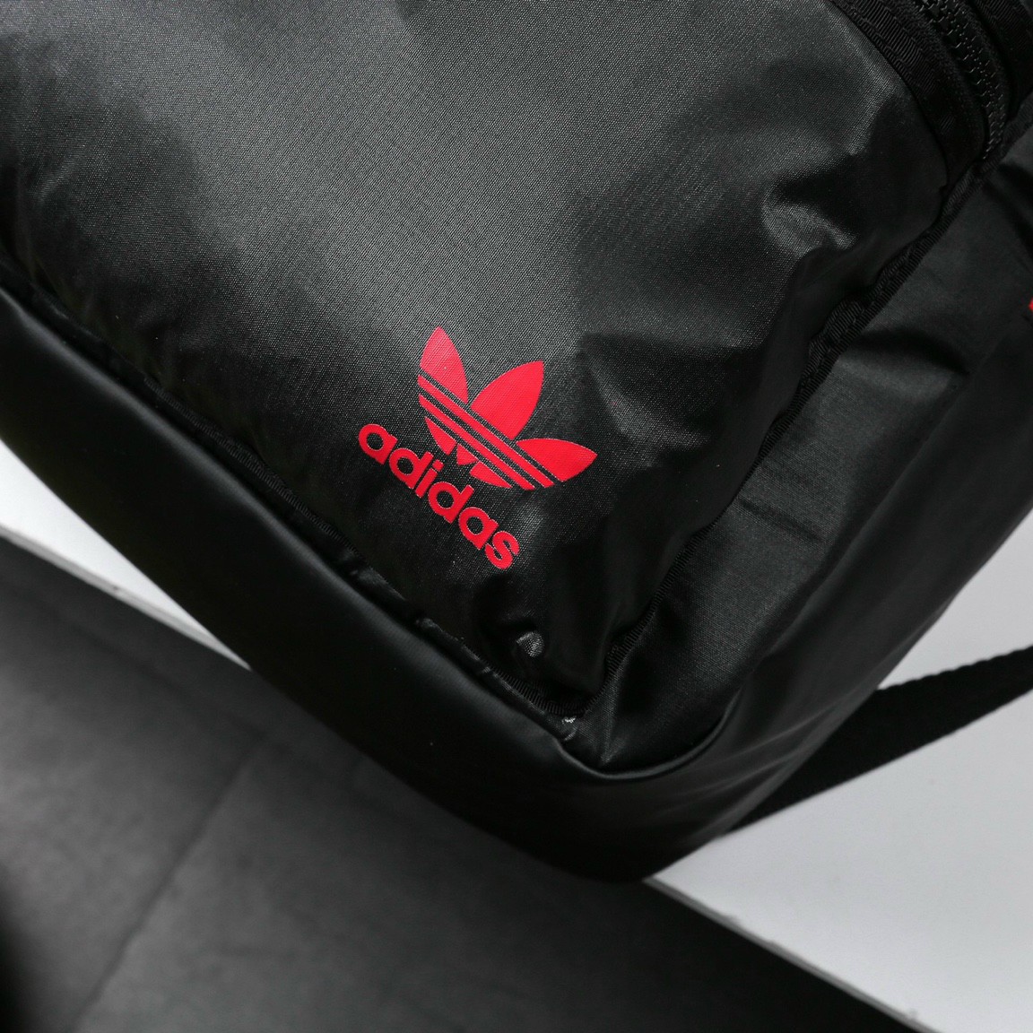 Balo thời trang ADlDAS Classic Boxes Backpack chất liệu Nylon chống nước
