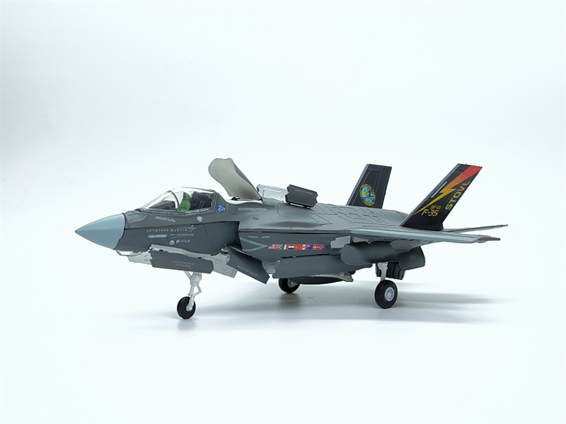 Mô hình máy bay F35B tỷ lệ 1/72
