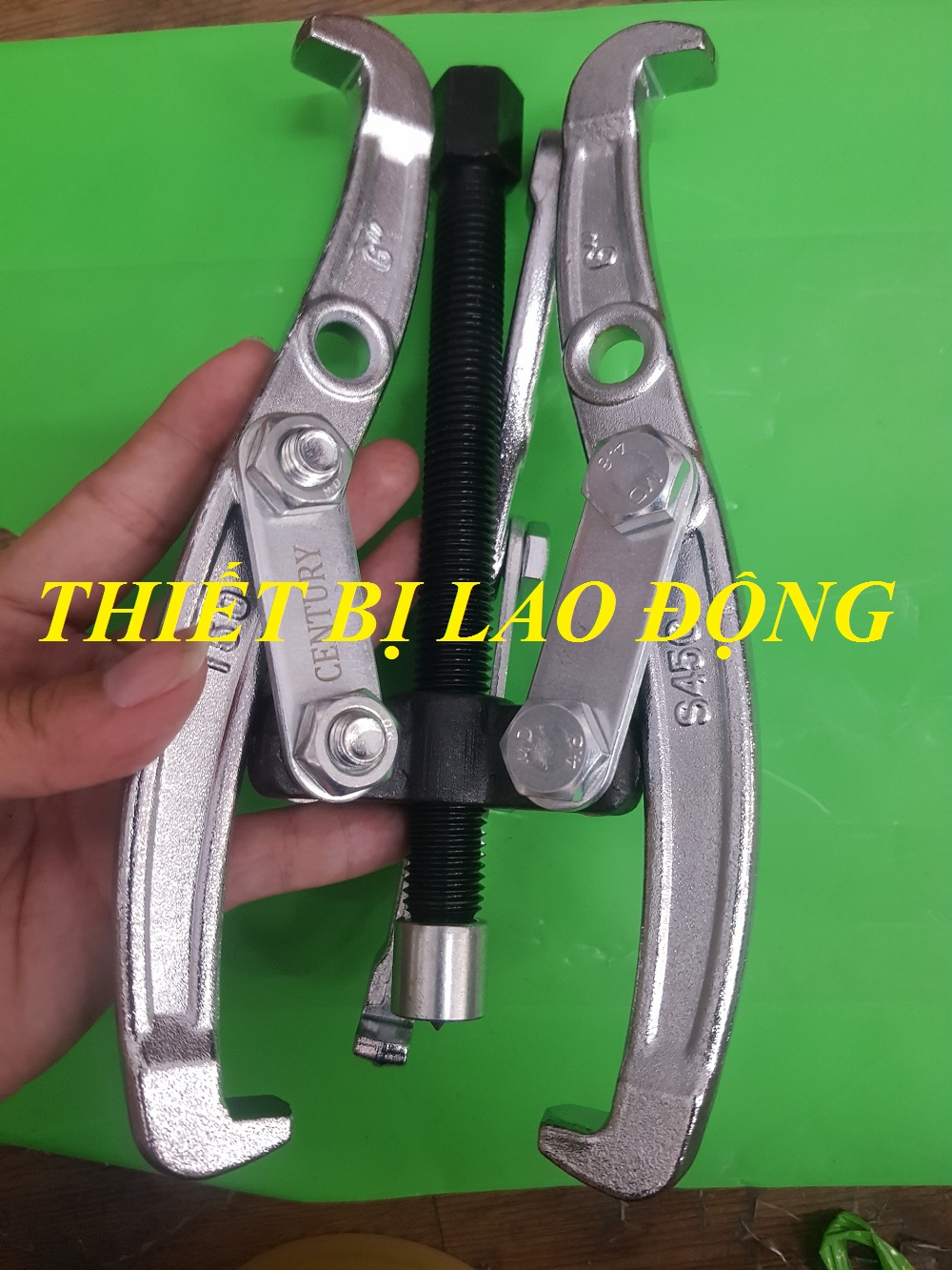 Cảo 3 chấu 6" (150mm) 2 lỗ CENTURY - 15046-6