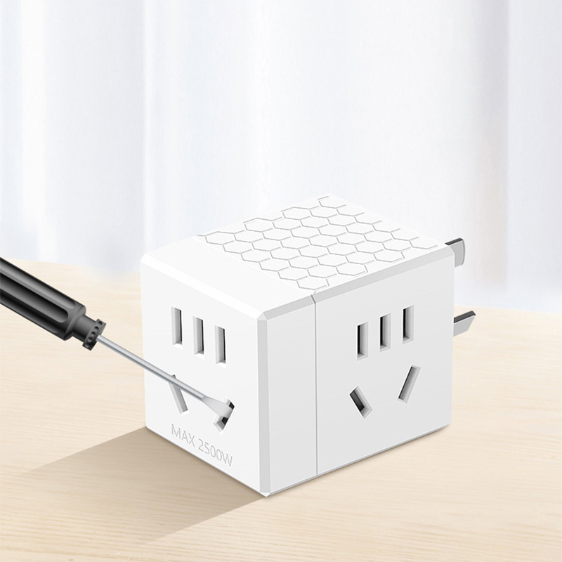 Xiaozhubangchu Rubik's cube socket one-turn multi-plug expansion creative multi-purpose socket converter USB strip