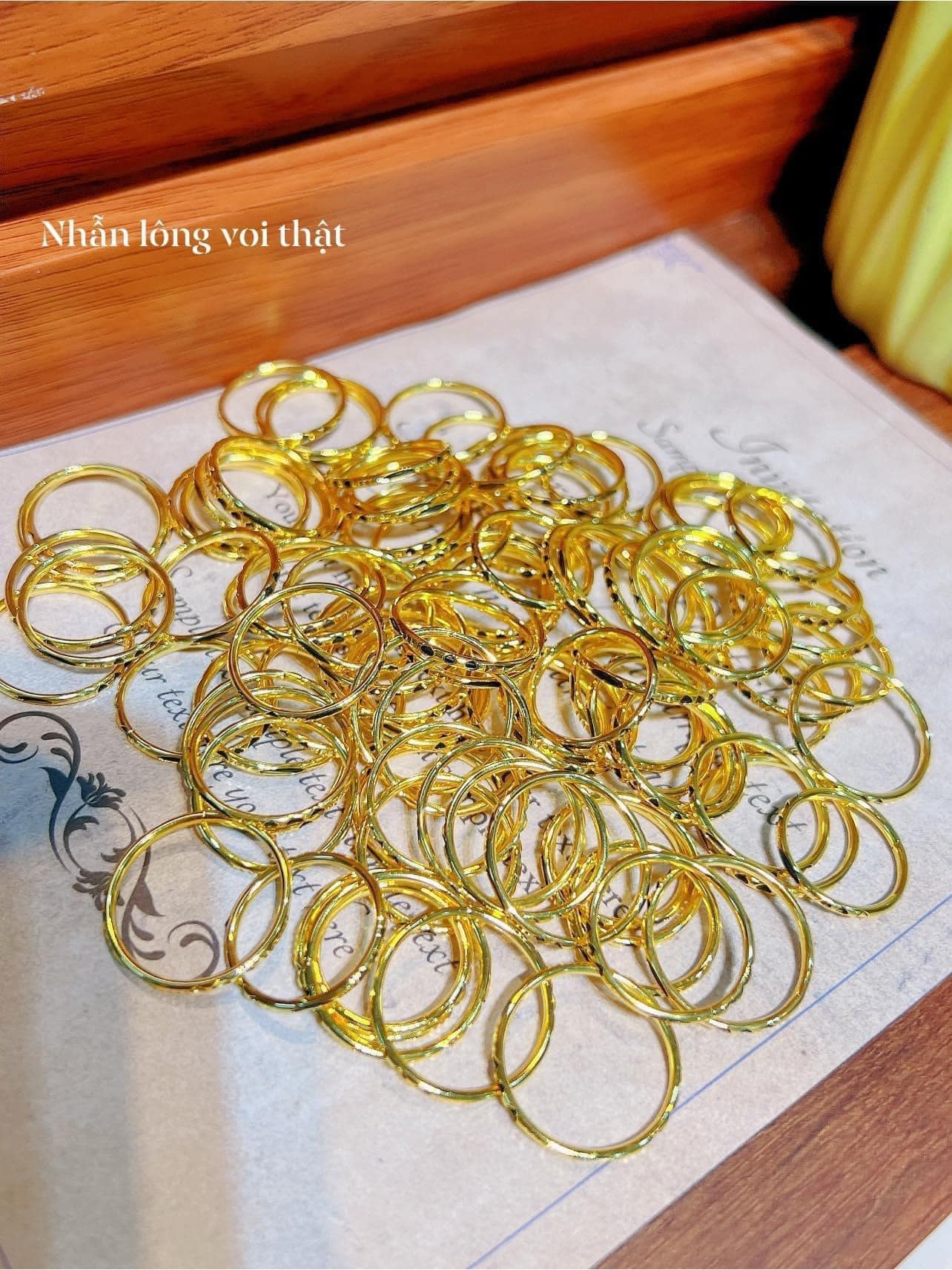 Nhẫn lông v.oi thật vàng tây 10k( bill, phiếu bảo hành- check hànG trc khi thanh toán)