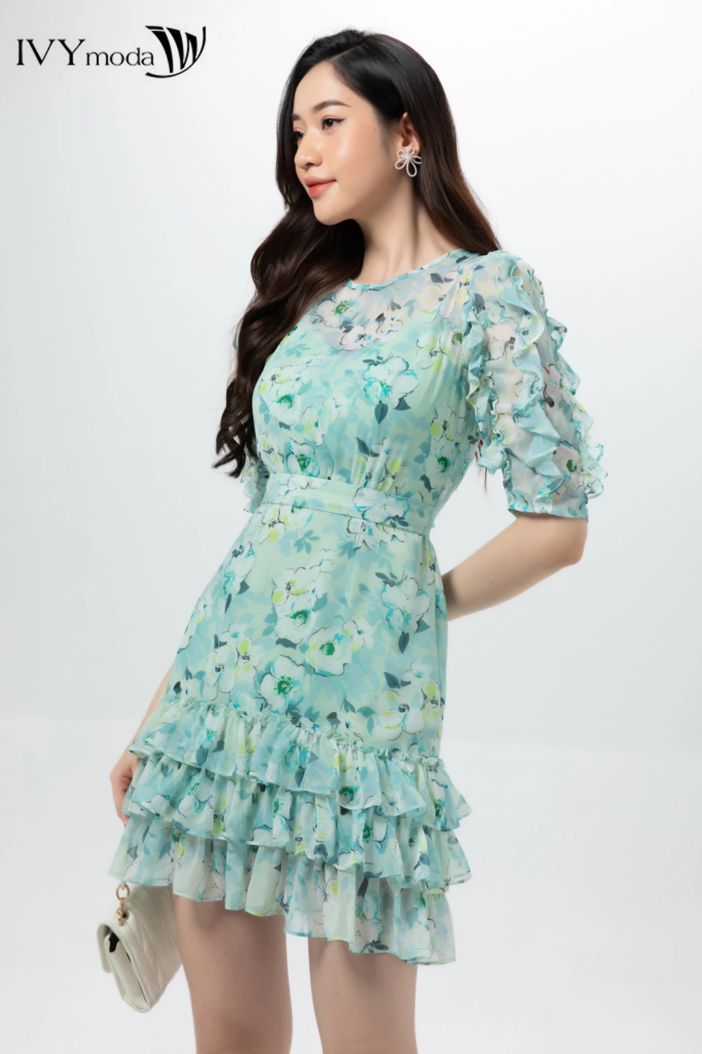 Đầm lụa nhấn bèo quyến rũ IVY moda MS 48B8776