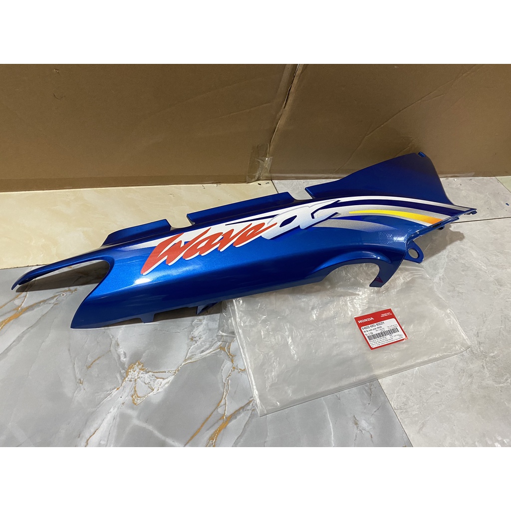 Ốp sườn bên phải Wave Alpha 2002 màu xanh da trời  *PB305* (64600KRS900ZH)