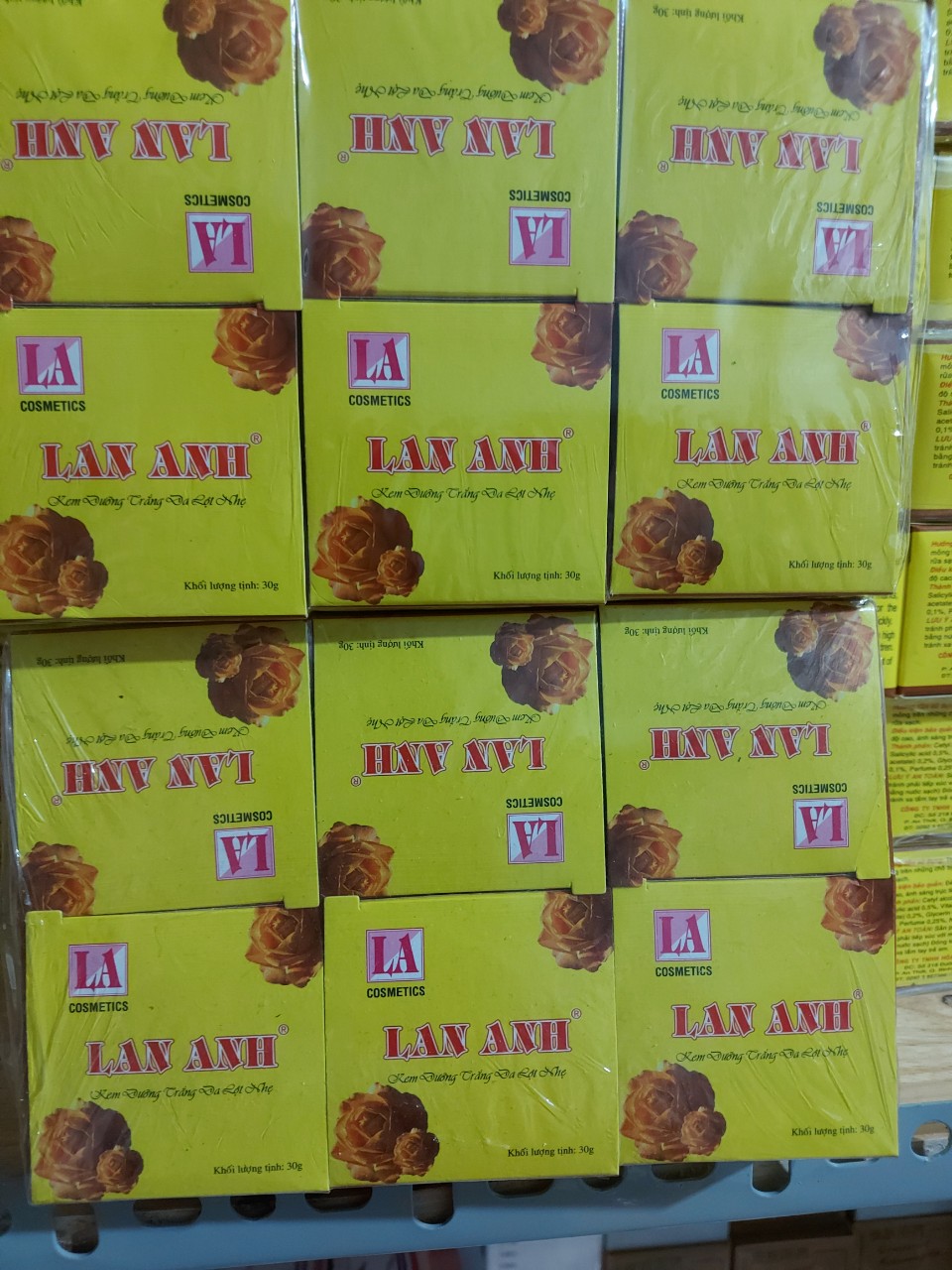 KEM LỘT NHẸ LAN ANH