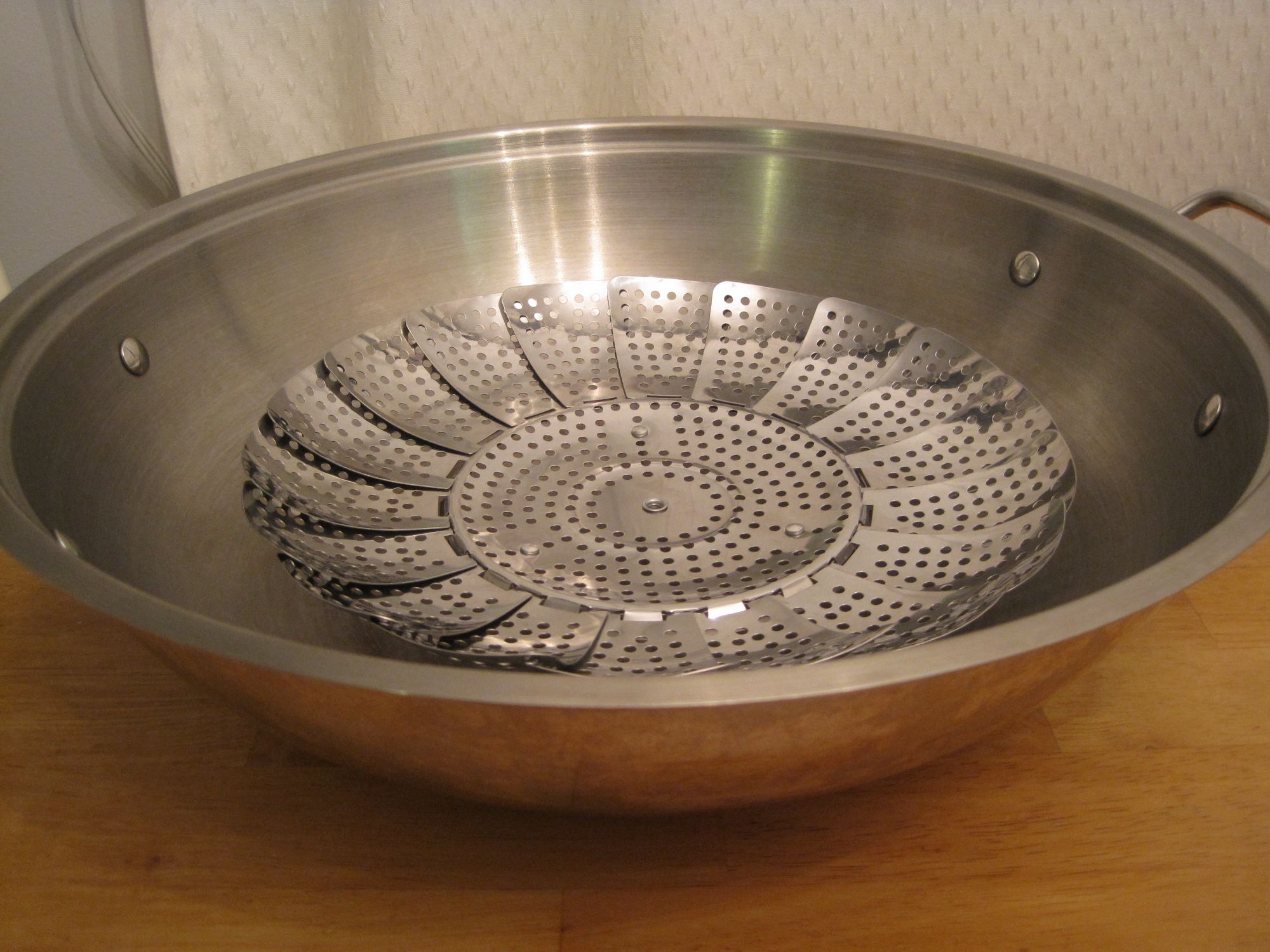 Lotus Steamer for Momo Making Stainless Steel 18 Cm 7.1 Inch Kitchen Home Appliance.