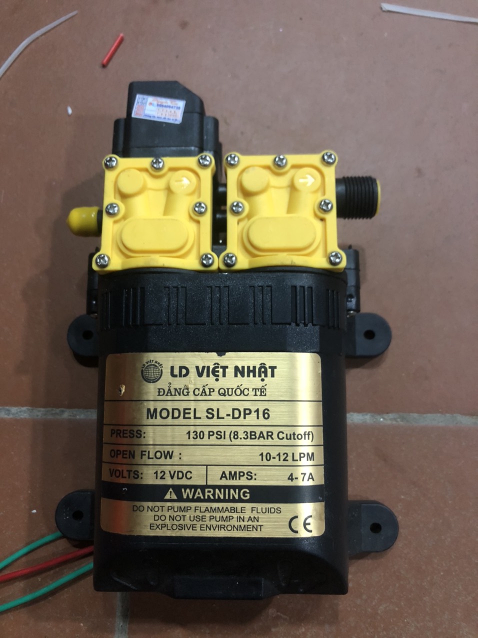 Máy bơm đôi Sinleader hoặc Việt Nhật 12v siêu mạnh