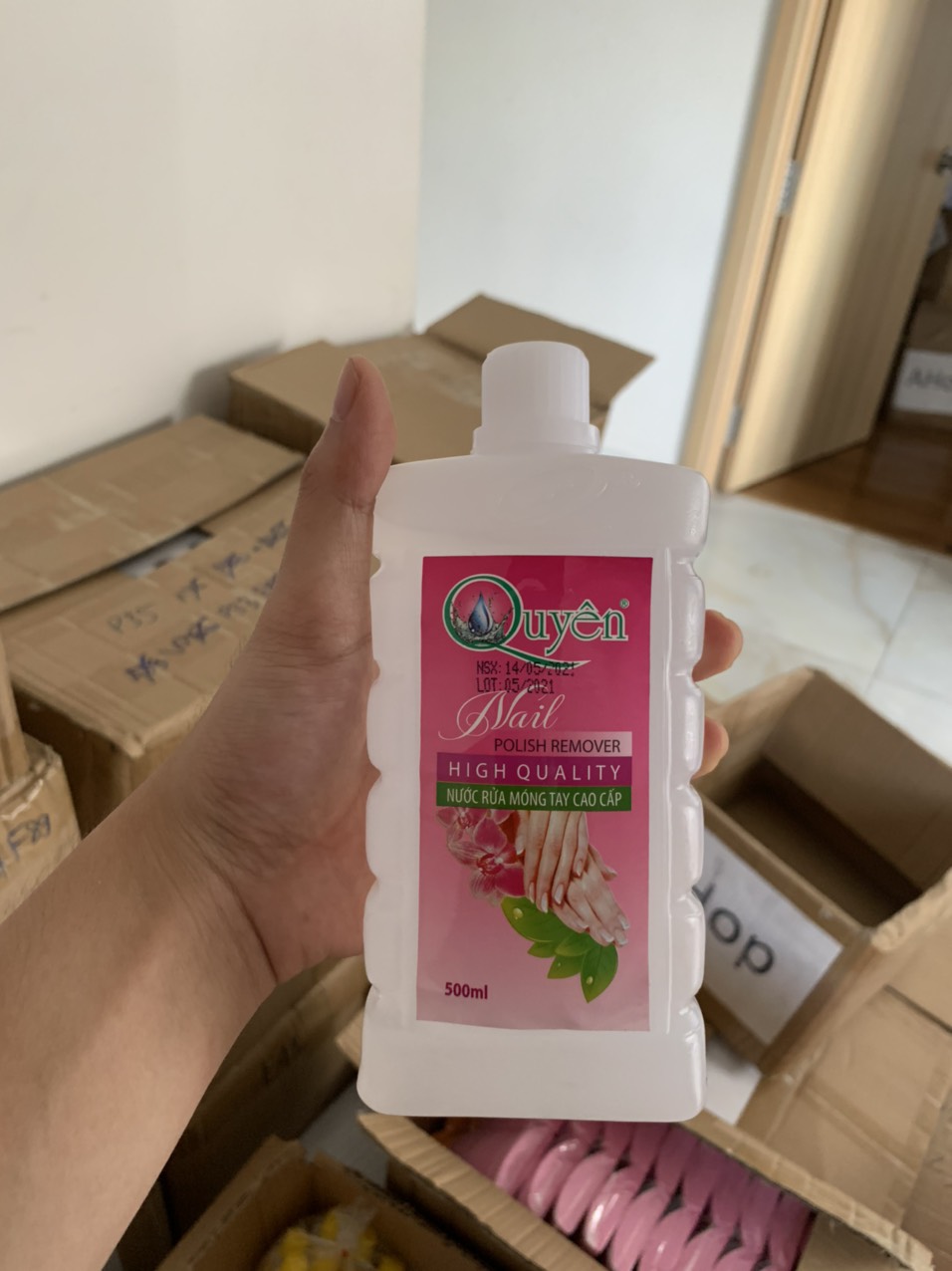 Nước rửa móng tay aceton Quyên 500ML