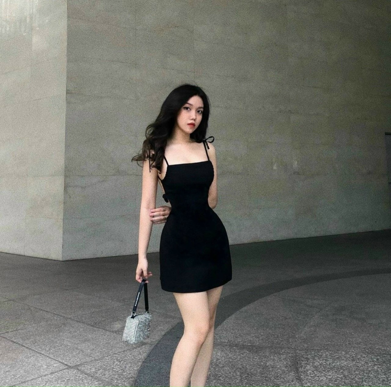 Đầm hở lưng hai dây cột nơ sexy (có mút ngực)