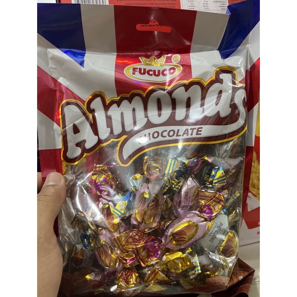 Gói kẹo Chocolate hạnh nhân phú cường