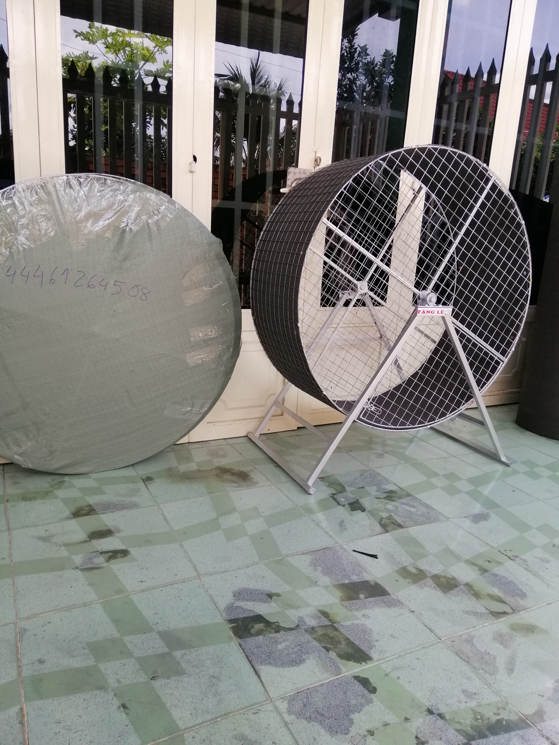 lồng tròn lưới chạy tập lực cho gà nồi