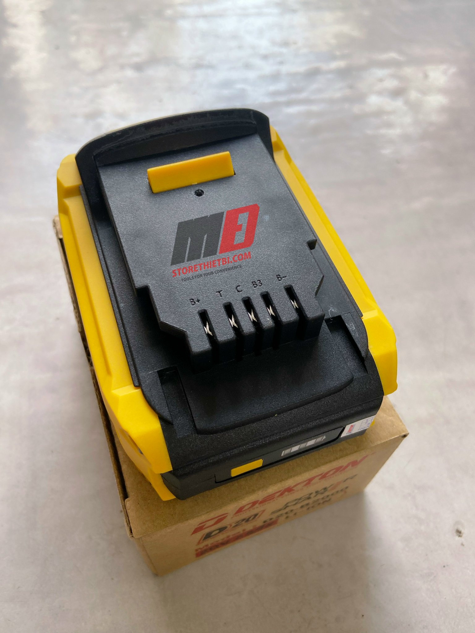 Pin 21V 2AH chân pin Dewalt cho các máy D20 Dekton