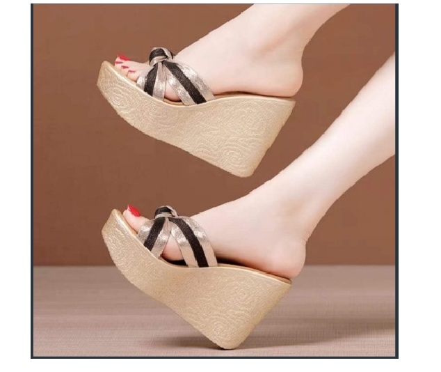 Dép đế xuồng quai nhũ chéo