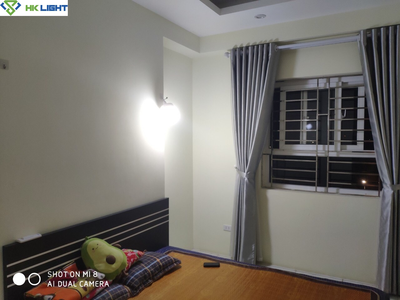 Đèn Led Búp năng lượng mặt trời HK 200w