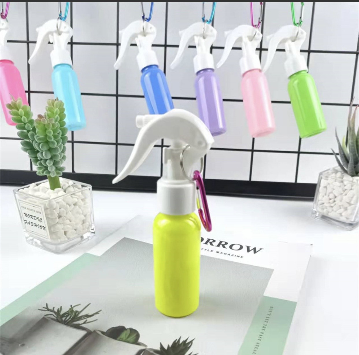 Chai xịt cồn mini kèm móc khóa