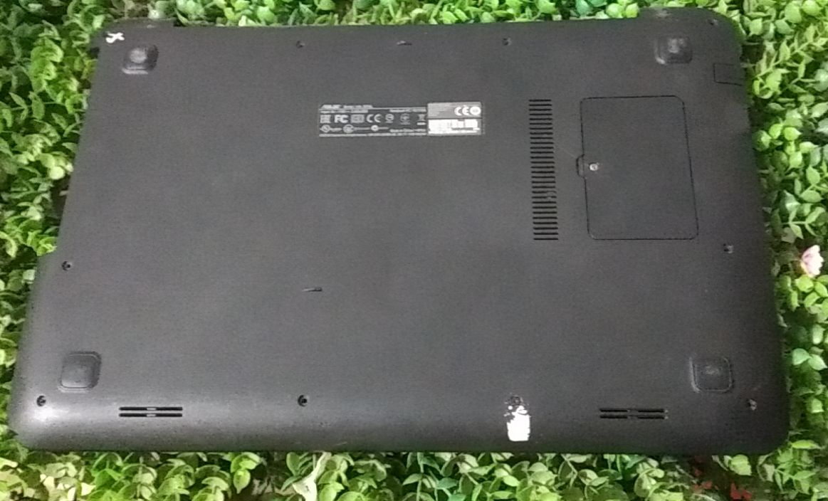 Mặt d laptop asus x554l