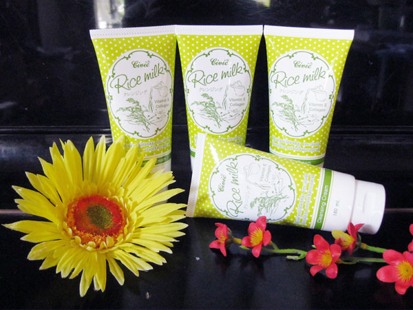 Sửa rửa mặt gạo Thái lan