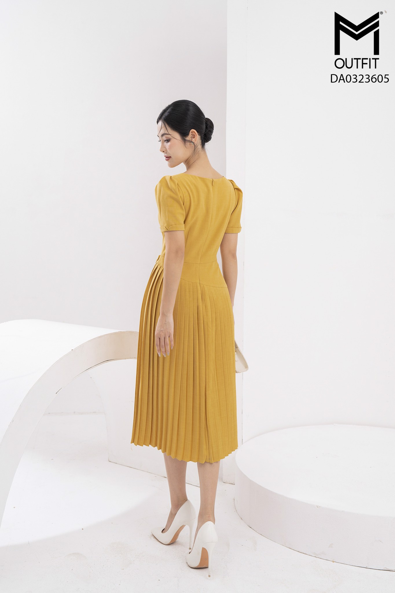 Đầm dáng xòe, tùng dập ly