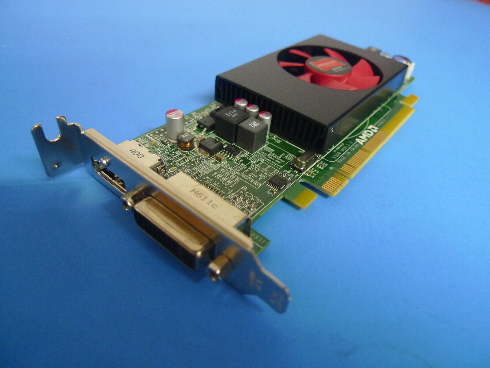 AMD Radeon R5 240 || DDR3 || 1Gb || Directx 12 || HD Video