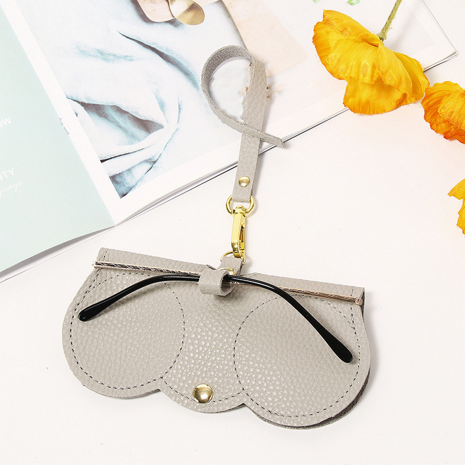 Scratch-resistant Sunglasses Holder Sunglass Case with Metal Button Closure Faux Leather Sunglass Case with Scratch-free Protection Secure Closure and Portable Design for Your Glasses