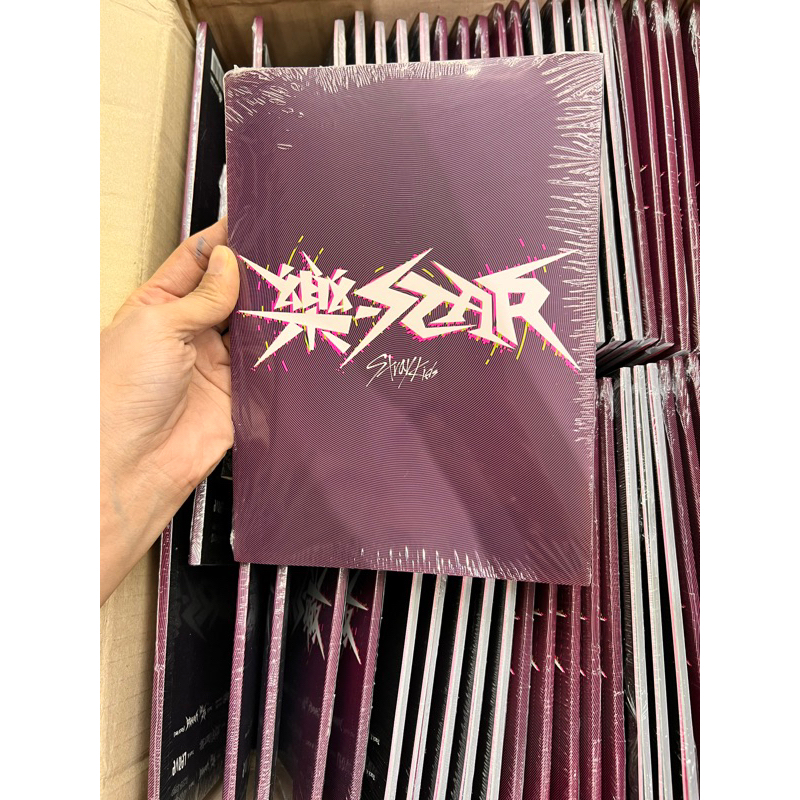 Album stray kids - rock star đủ các loại