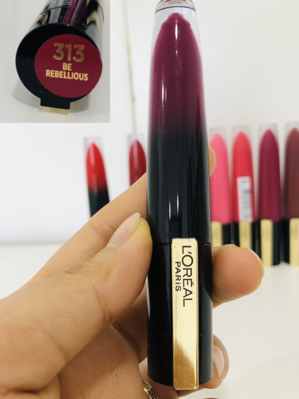 [ hàng USA] Son Kem Lì Nhẹ Môi L'oreal Paris Rouge Signature