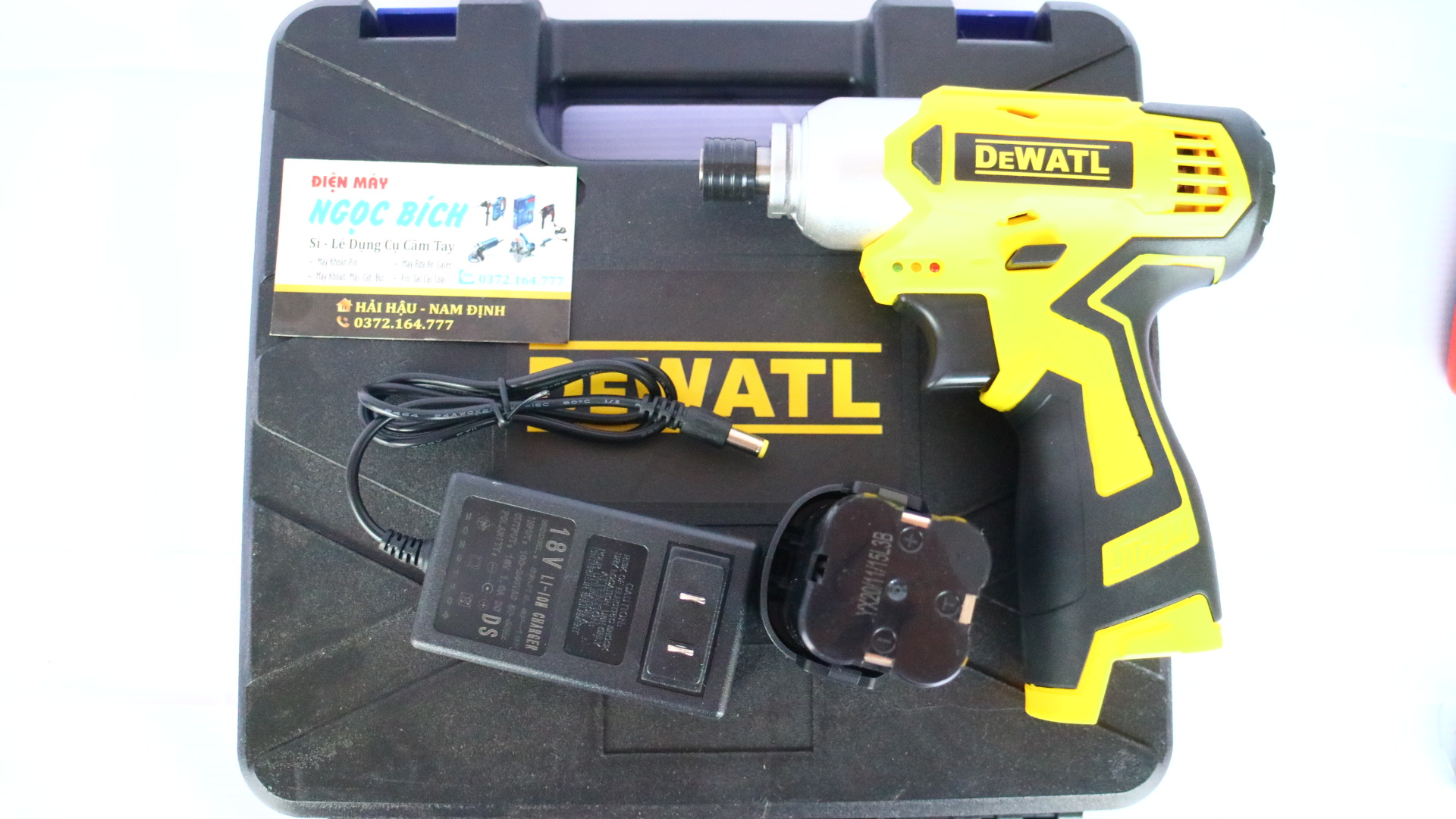 chuyên vít MAKITA Pin 4 cell M2
