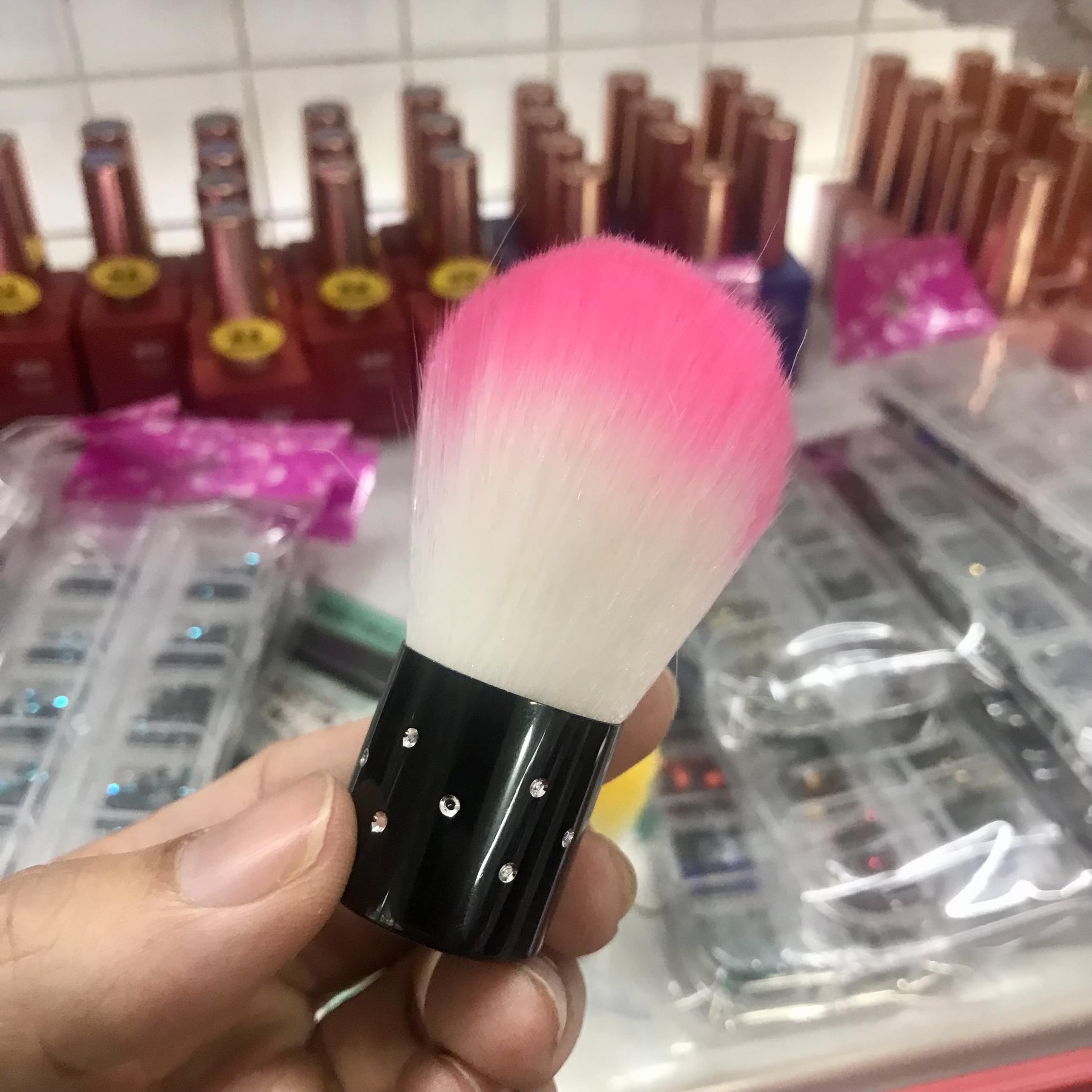 Chổi phủi bụi Nail (Cây ngắn) - Nail 937 (Màu ngẫu nhiên)
