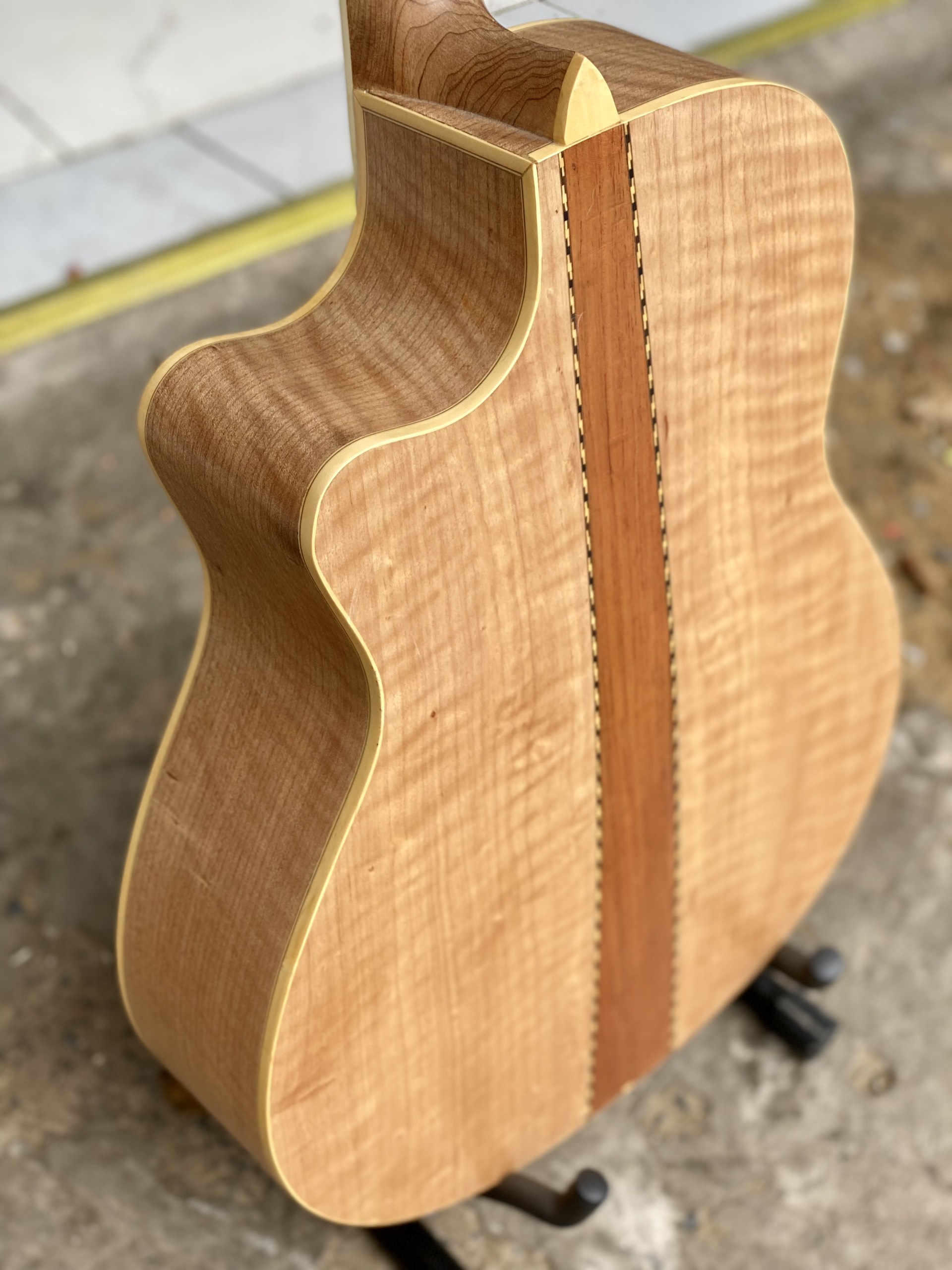 Đàn Guitar Gỗ Còng Kè Cao Cấp Tút Cần CG-47