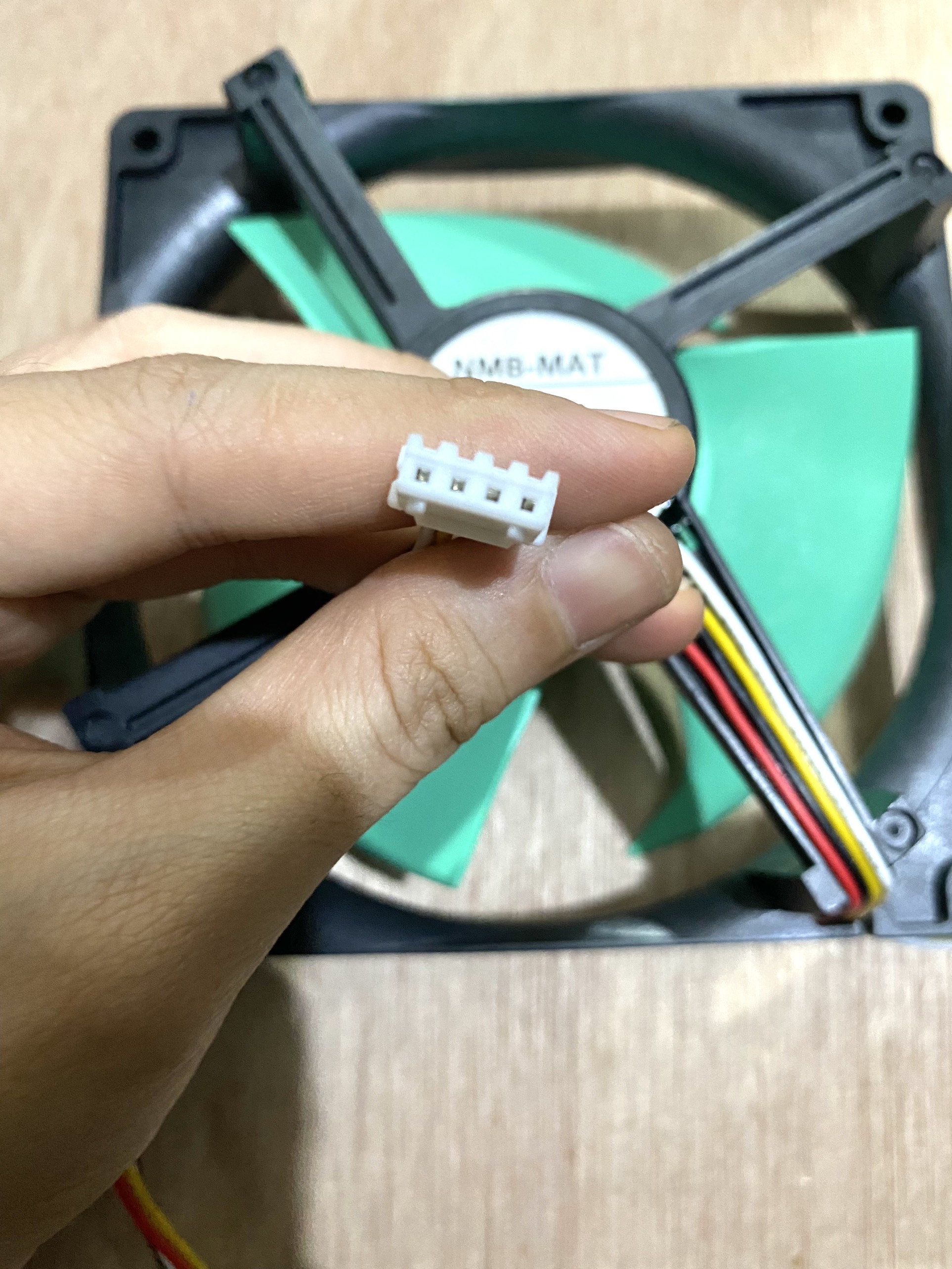 Quạt tủ lạnh xanh 14V 4 dây (12*12)