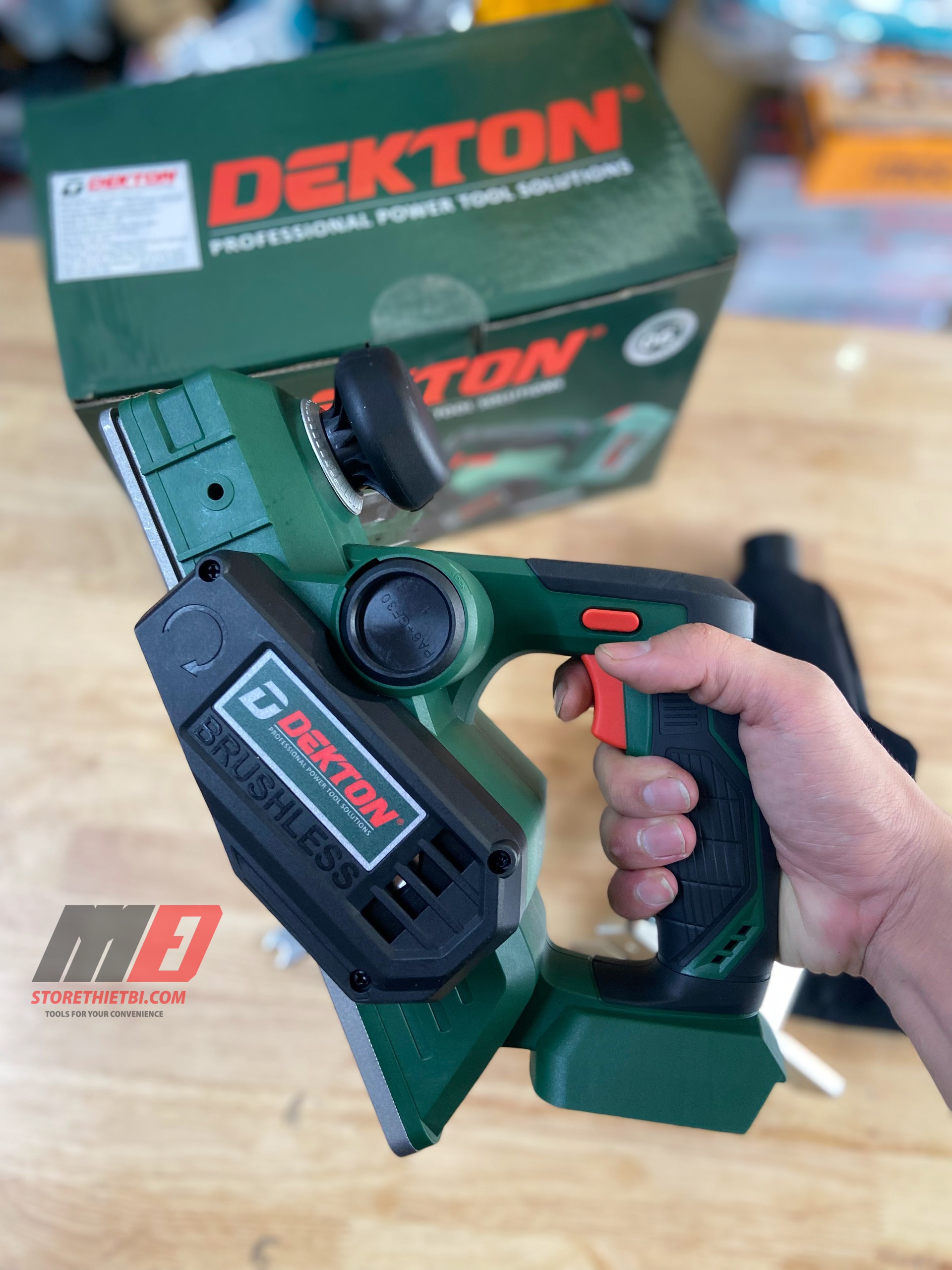Máy bào 82mm dùng pin Dekton D21-MB82