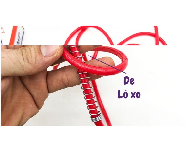 Dây nhảy thể dục cán gỗ