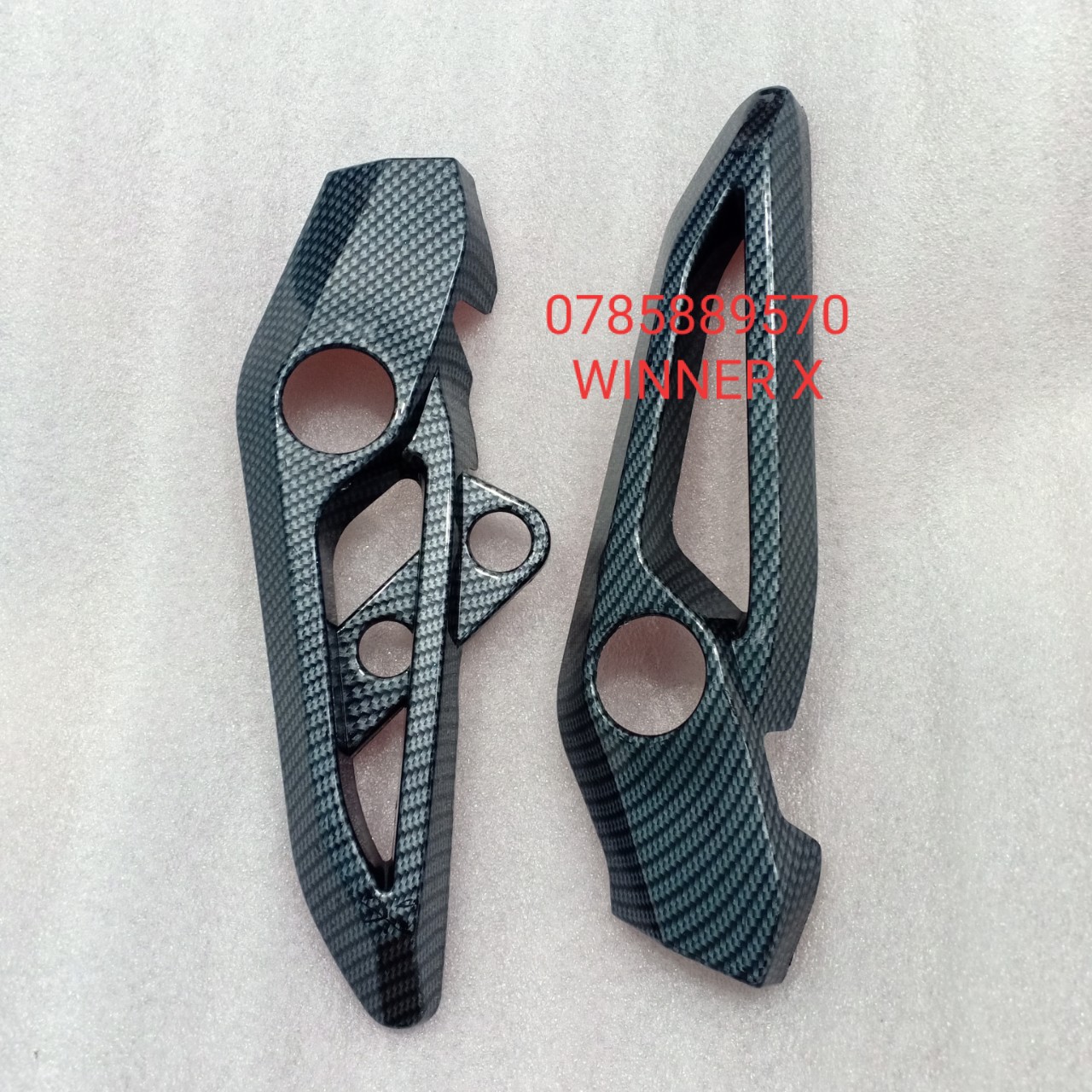 ỐP GÁC CHÂN TRƯỚC / SAU XE WINNER X ( V2 / V3 ) CARBON
