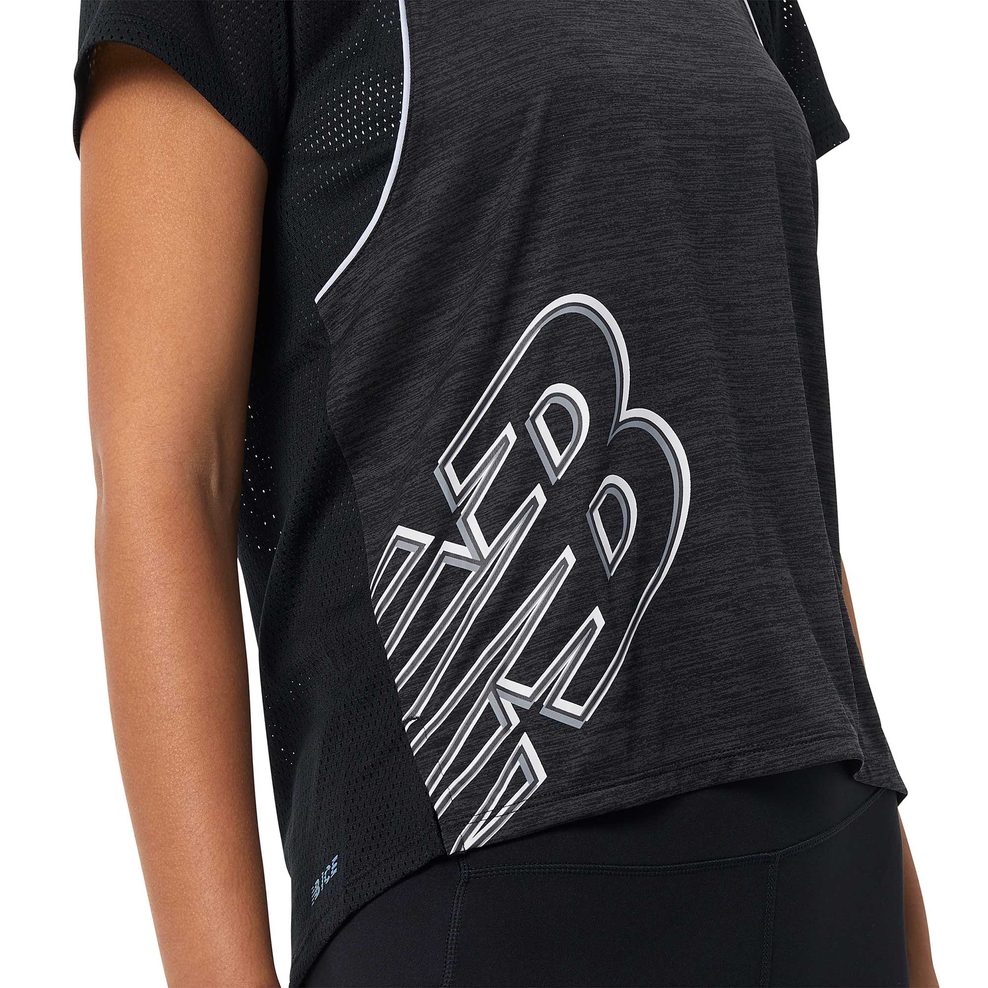 Áo thun thể thao nữ New Balance Printed Fast FlightWT21244BKH (form quốc tế)