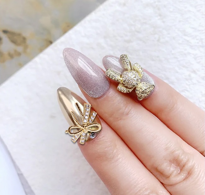 Charm Nơ  Vàng Bạc Đính Móng CN