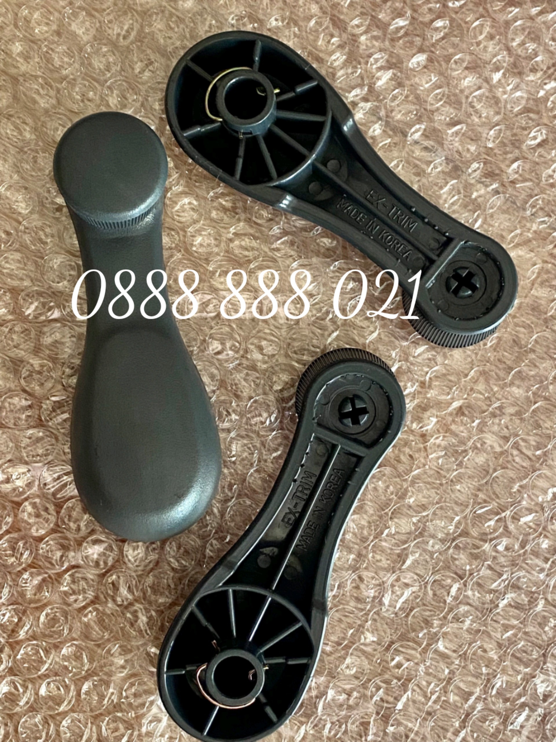 Tay quay kính Matiz ( xe Daewoo dùng chung , giá 1 chiếc )