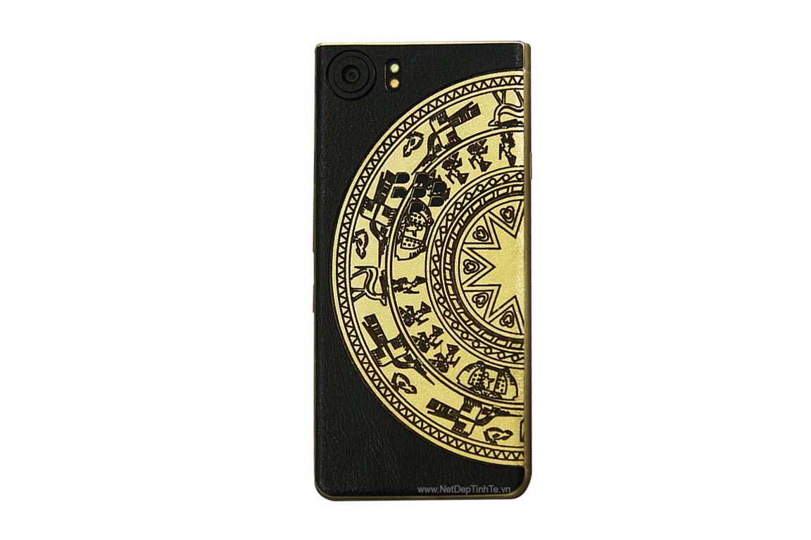 Ốp dán da điện thoai BlackBerry Keyone – Da bò thật 100% - chính hãng Nét Đẹp Tinh Tế