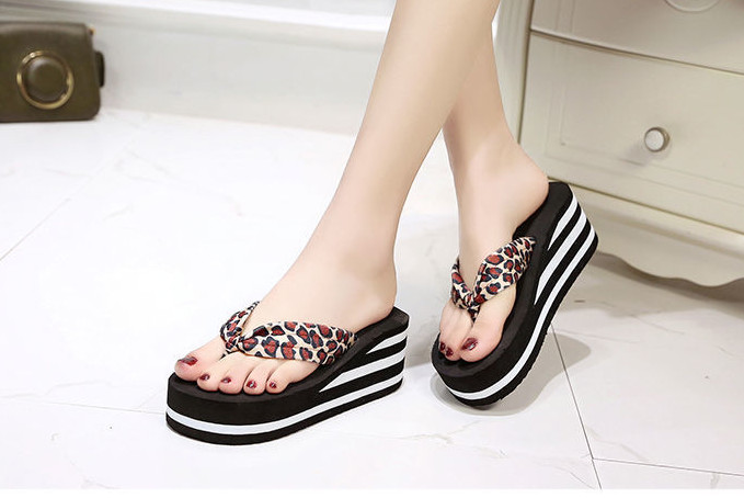 Dép kẹp xốp đế sọc quai beo 7f