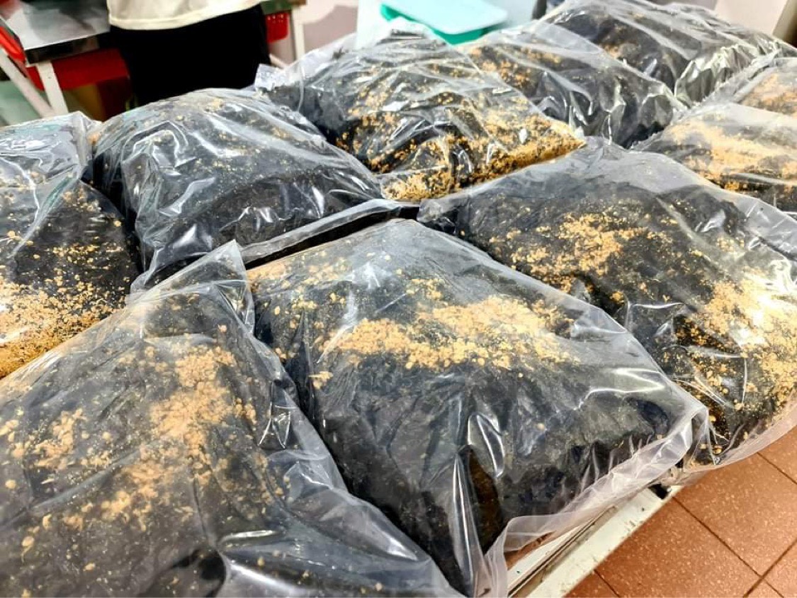Gói 1kg rong biển cháy tỏi - rong biển sấy giòn - vsattp - date mới