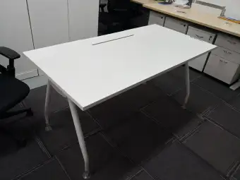 High Quality Office Table Desk White Corporate High Quality Office Table Desk