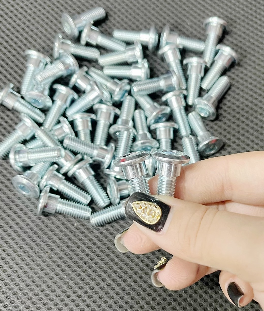 Ốc đĩa lục giác 8li20 có gờ cho dòng xe Honda