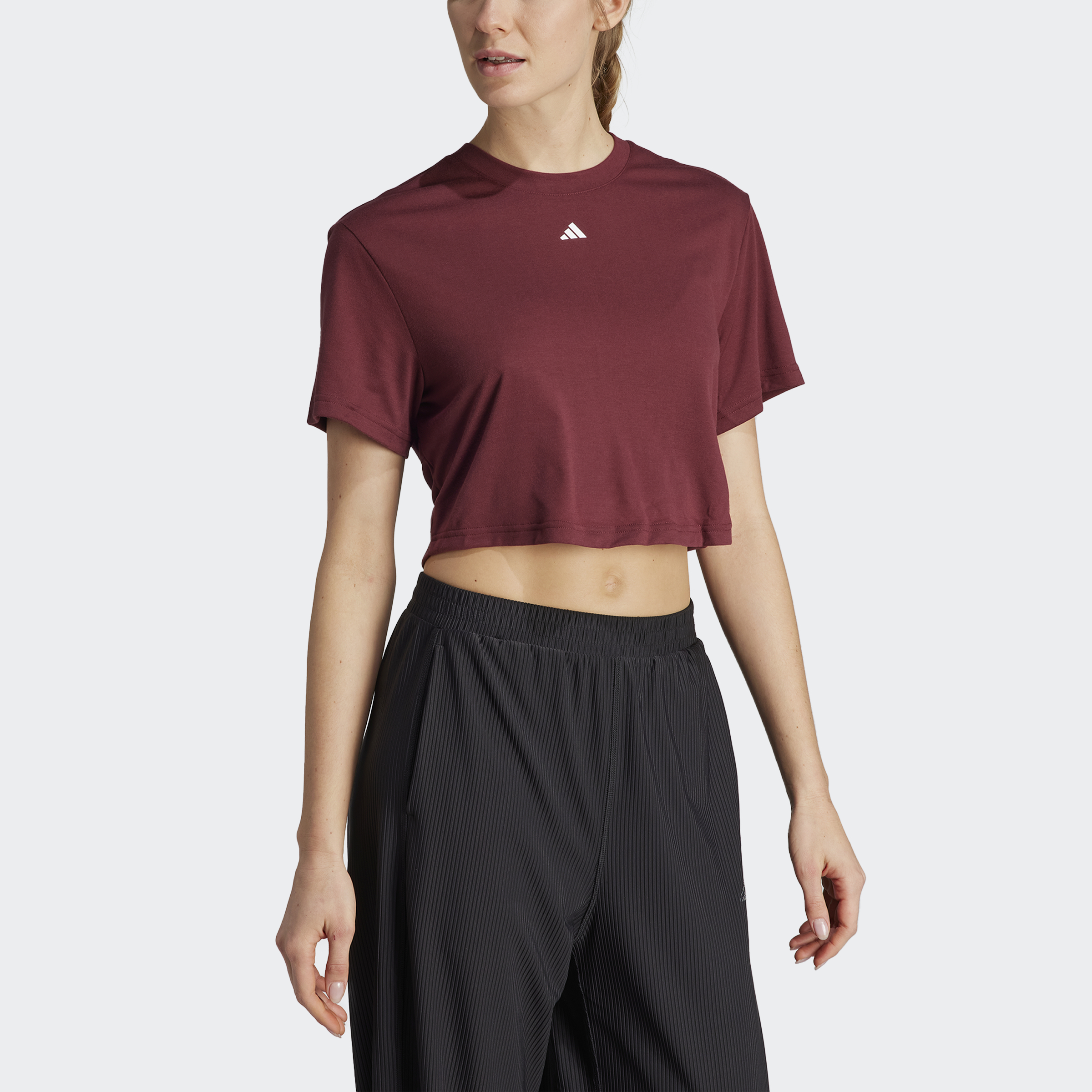 Adidas tập luyện áo thun studio nữ il3972
