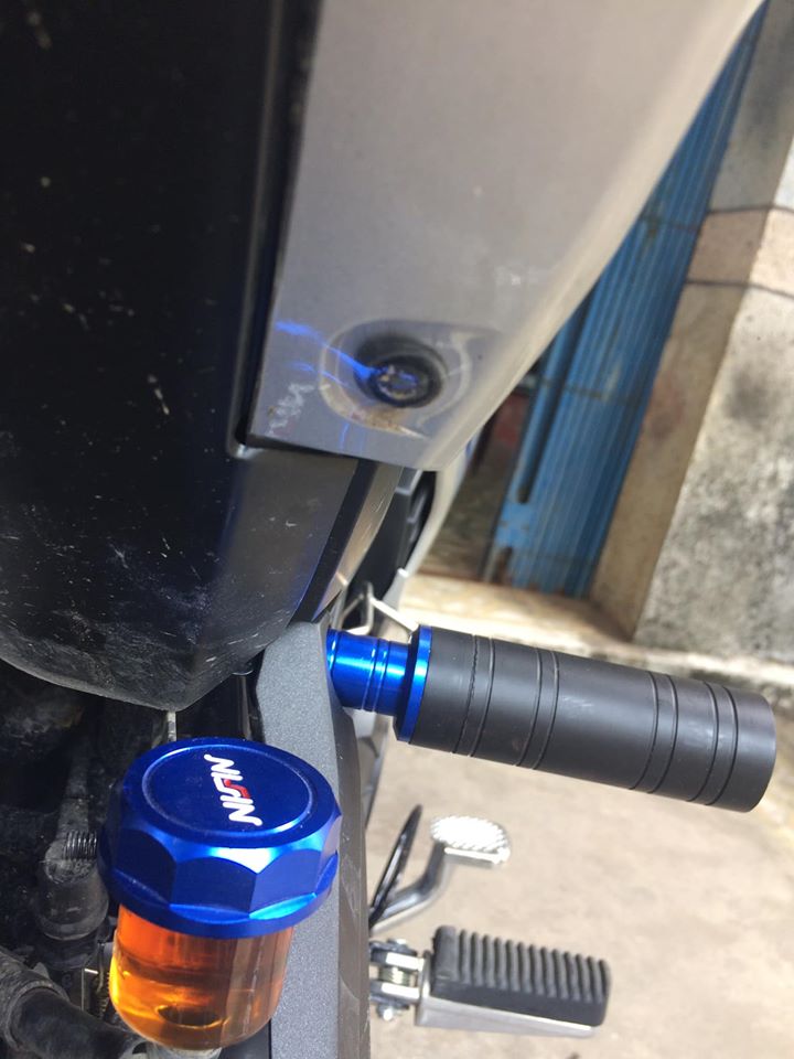 Chống đổ sau lắp xe máy exciter -winner-raider-satria.