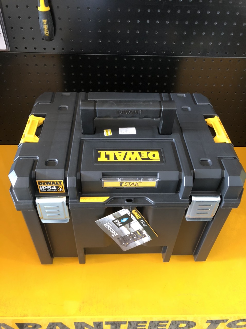 Hộp dụng cụ (nhựa) DeWalt DWST833461