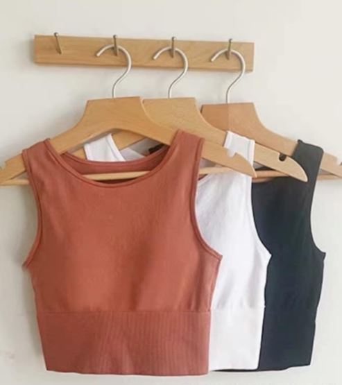Áo ba lỗ crop có mút đệm ngực