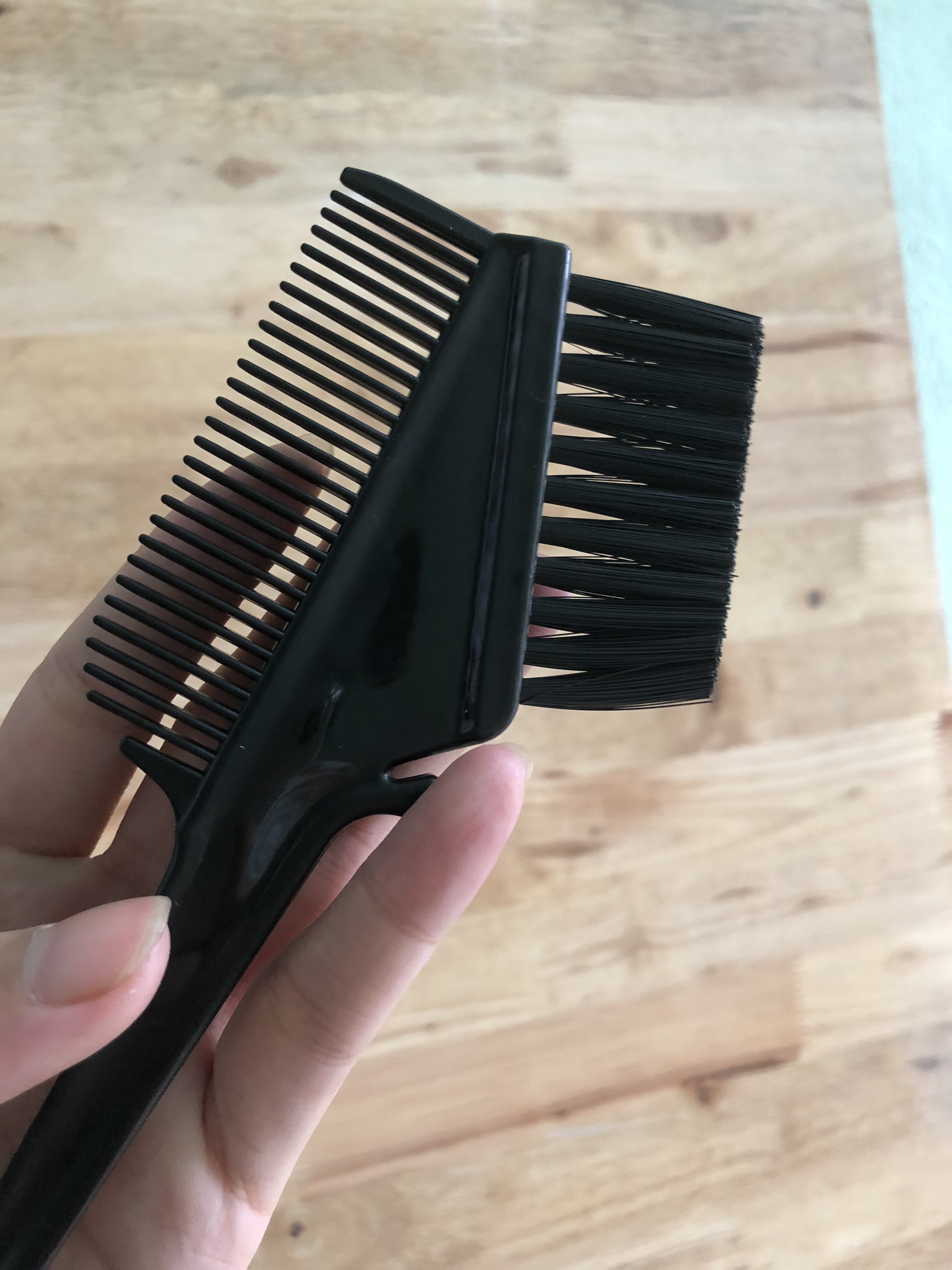 CỌ NHUỘM 2 TRONG 1 CHẢI VÀ NHUỘM TÓC
