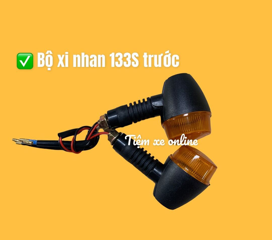 Xi nhan trước xe điện 133S