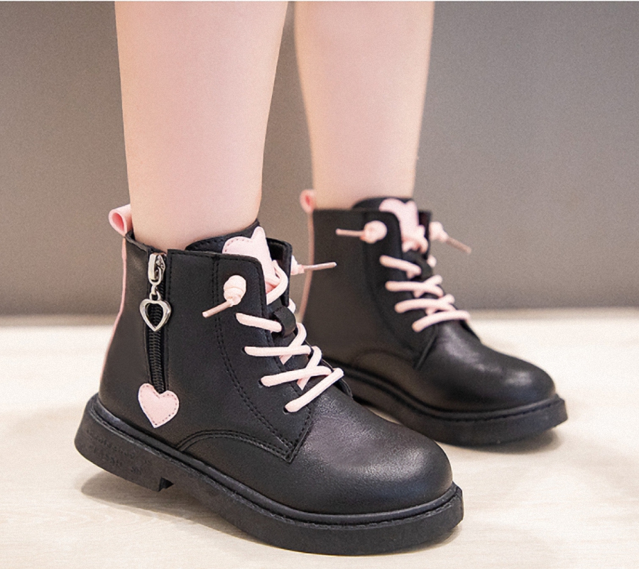 Giày Boot da cho bé gái (cao cấp ) hình trái tim (mẫu mới nhất ) HT109