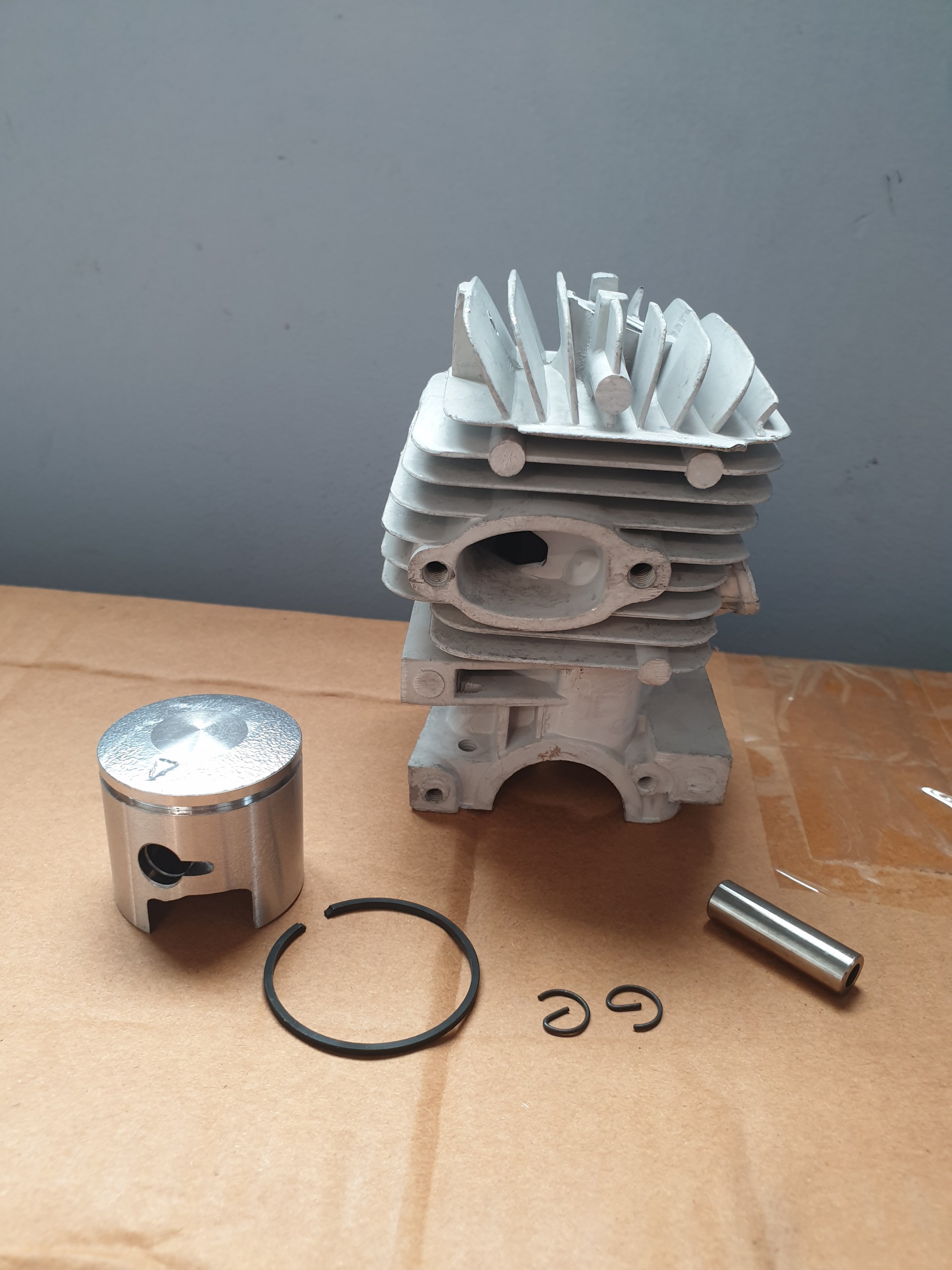 Bộ nòng máy cưa xích 2500 cưa mini, cưa cụt
